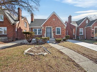 9988 Somerset Avenue, Detroit, MI 48224