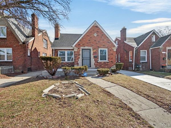 9988 Somerset Avenue, Detroit, MI 48224