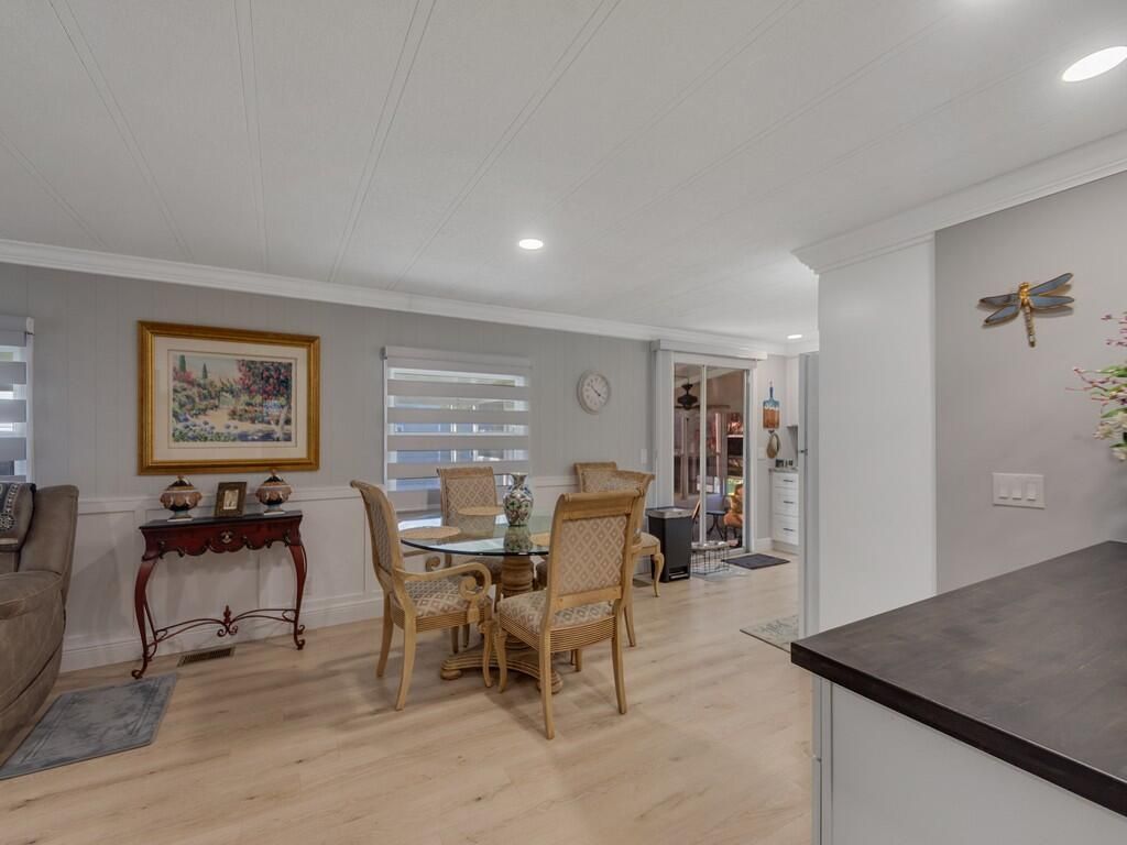 309 NE Pinelake Village Boulevard, Jensen Beach, FL 34957 Photo