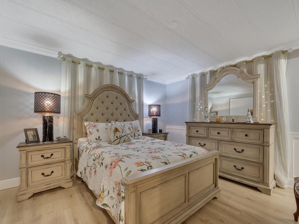 309 NE Pinelake Village Boulevard, Jensen Beach, FL 34957 Photo