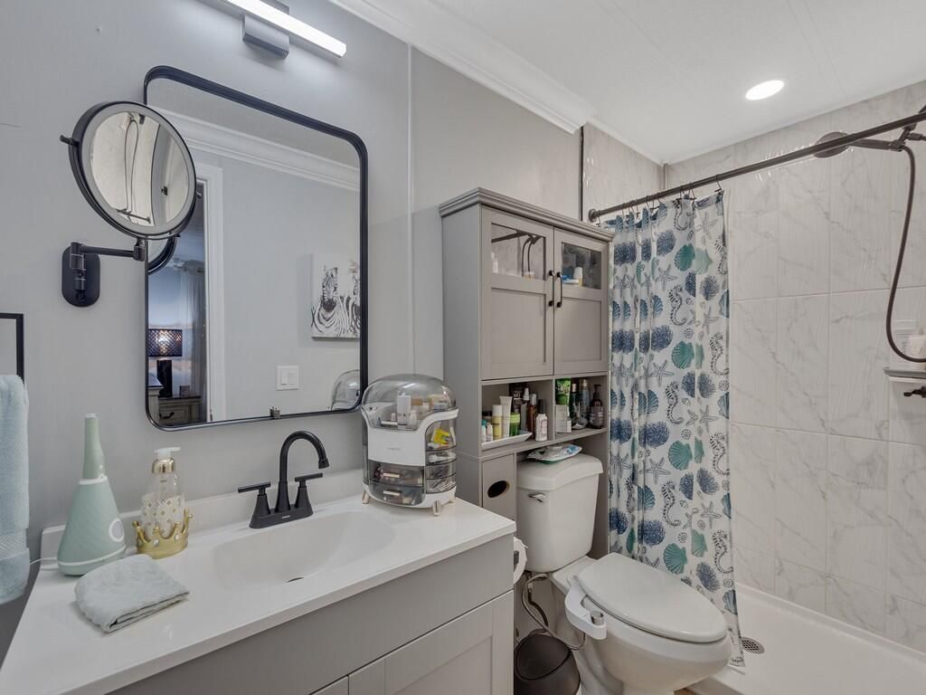 309 NE Pinelake Village Boulevard, Jensen Beach, FL 34957 Photo