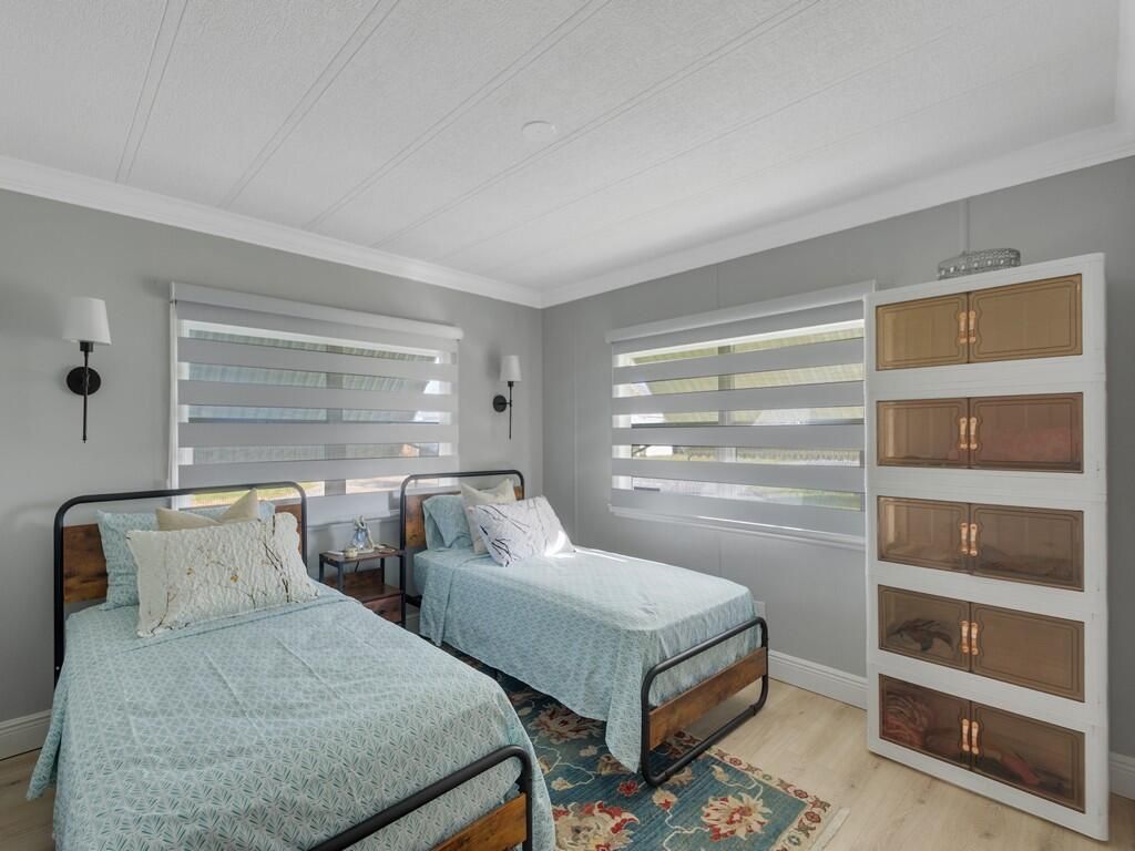 309 NE Pinelake Village Boulevard, Jensen Beach, FL 34957 Photo