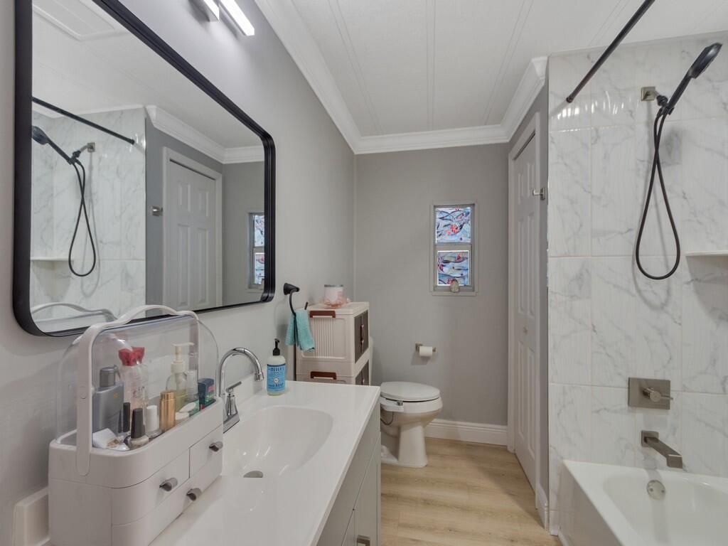 309 NE Pinelake Village Boulevard, Jensen Beach, FL 34957 Photo