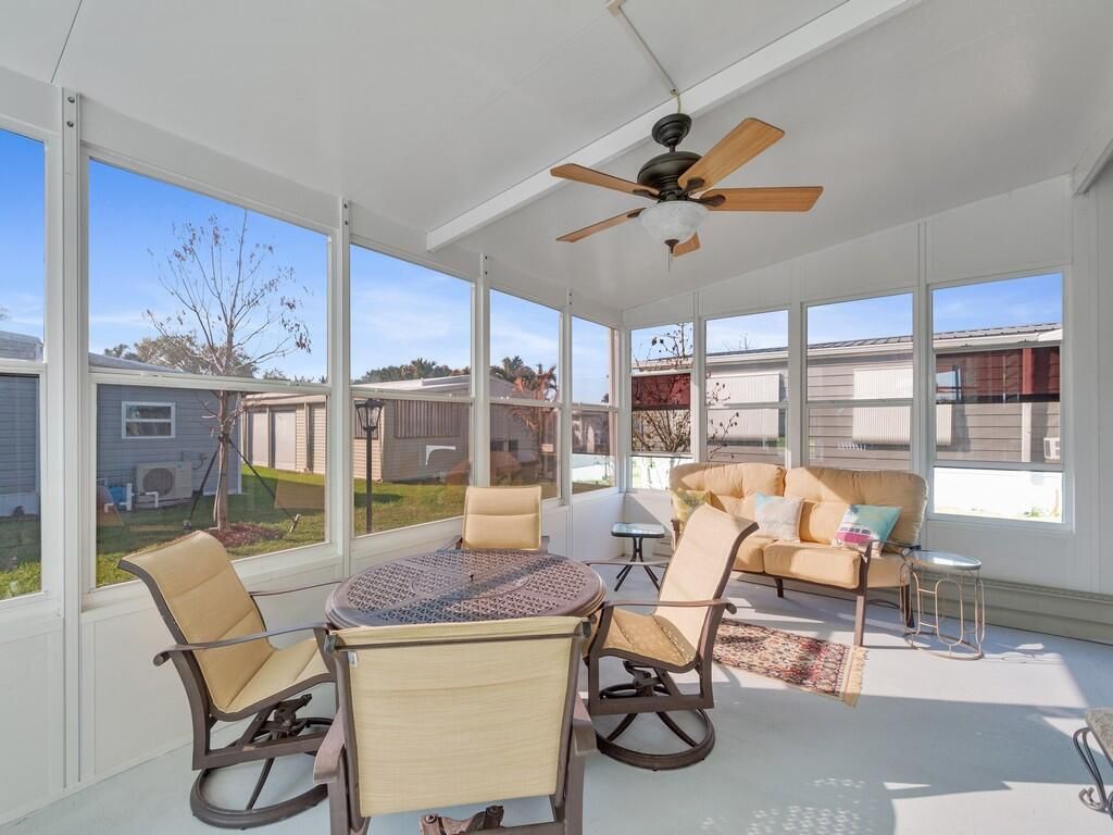 309 NE Pinelake Village Boulevard, Jensen Beach, FL 34957 Photo