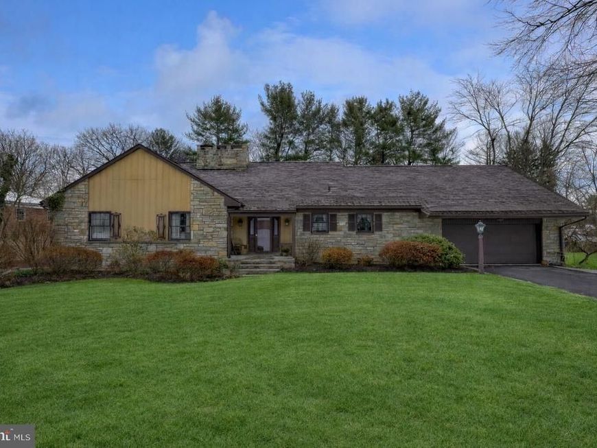 1518 Country Club Drive, Lancaster, PA 17601 Main Photo