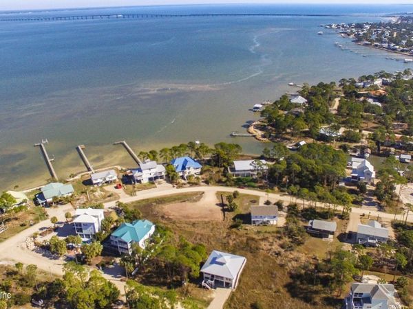 400 E SAWYER Street, Eastpoint, FL 32328