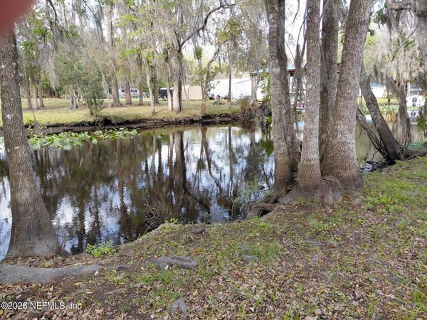 106 BREEZEWOOD Circle, San Mateo, FL 32187