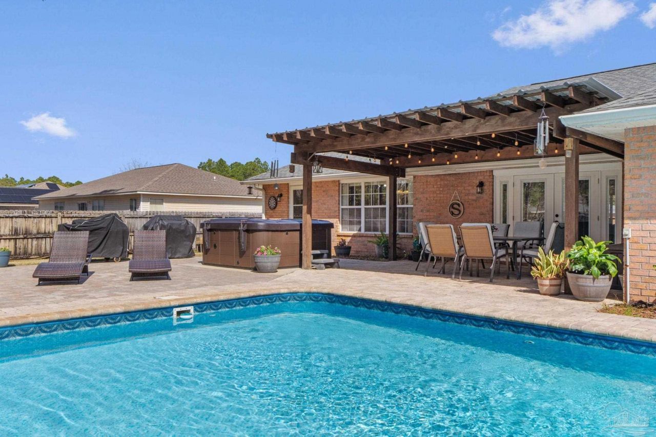 2381 Tumbleweed Dr Navarre, FL 32566