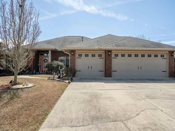 1293 Wadcutter Ct, Cantonment, FL 32533