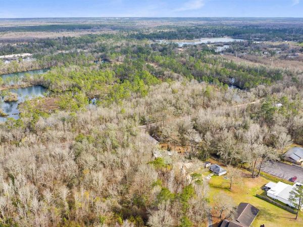 11 Zion St, Century, FL 32535