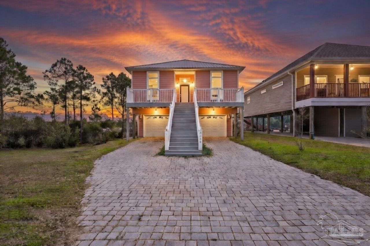 2568 Gulf Breeze Ave, Pensacola, FL 32507 Main Photo