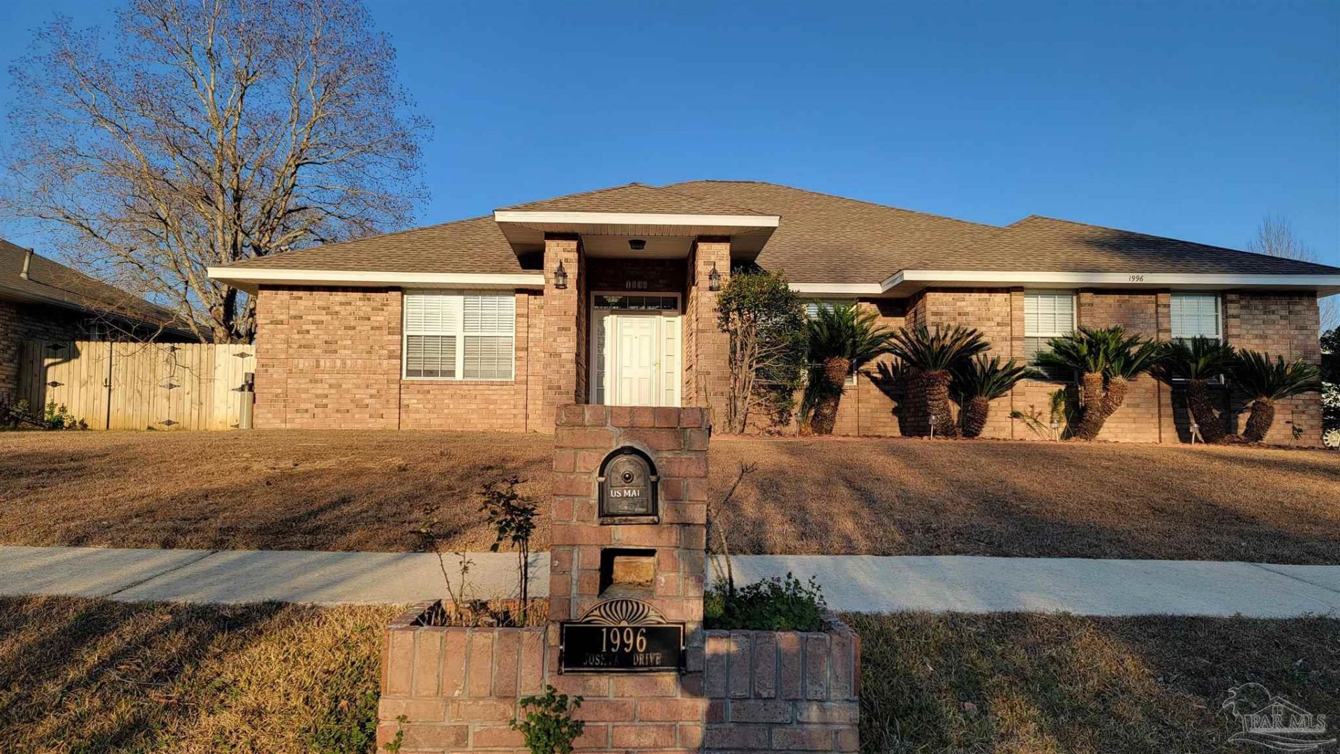 1996 Joshua Dr, Cantonment, FL 32533 Main Photo