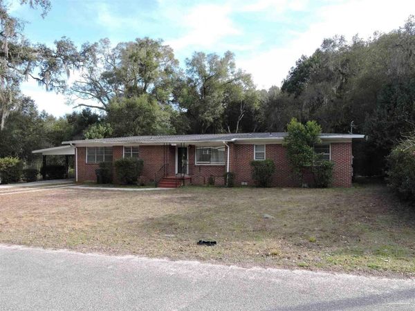 6807 Chaffin St, Milton, FL 32570