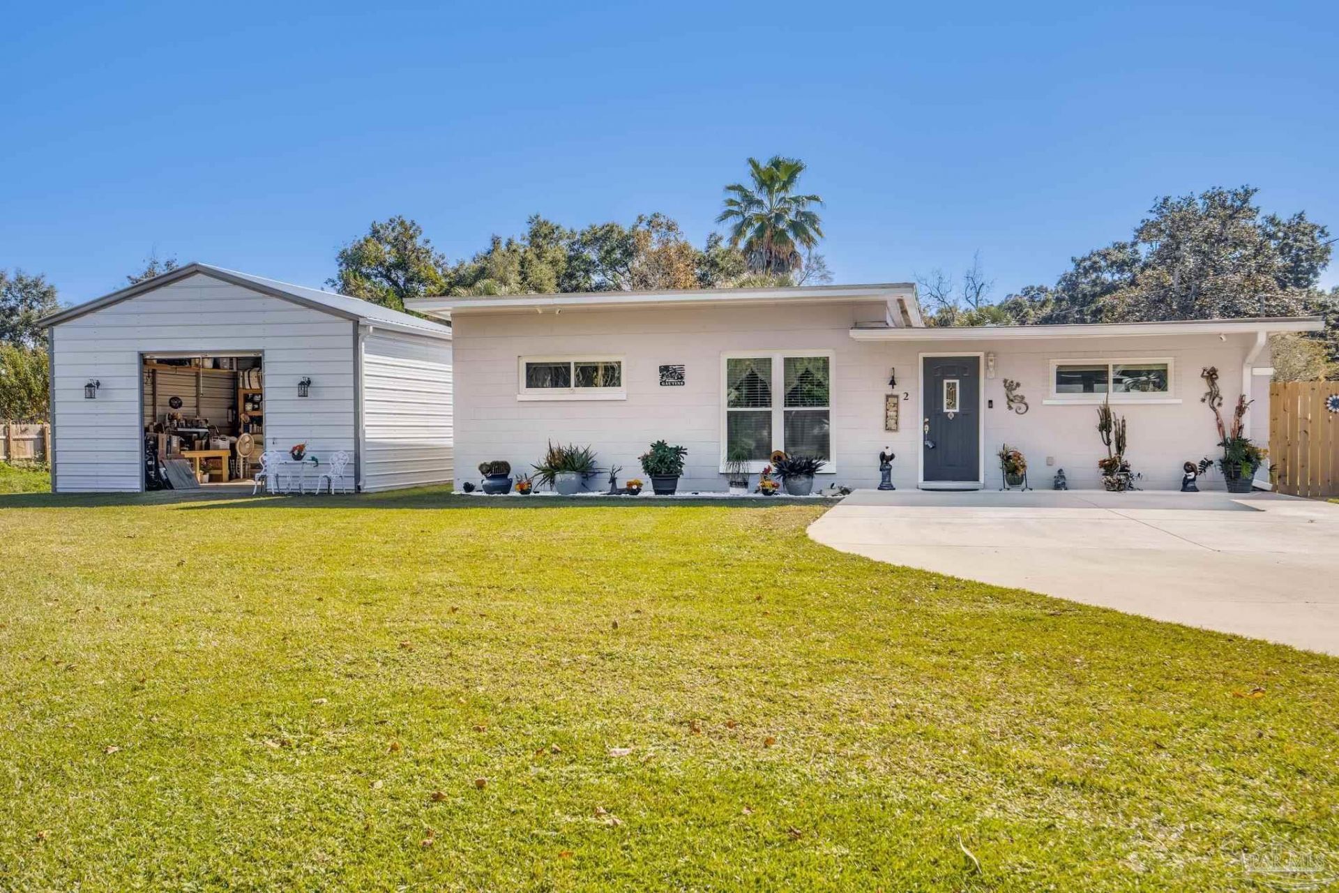 2 Adkinson Dr, Pensacola, FL 32506 Main Photo