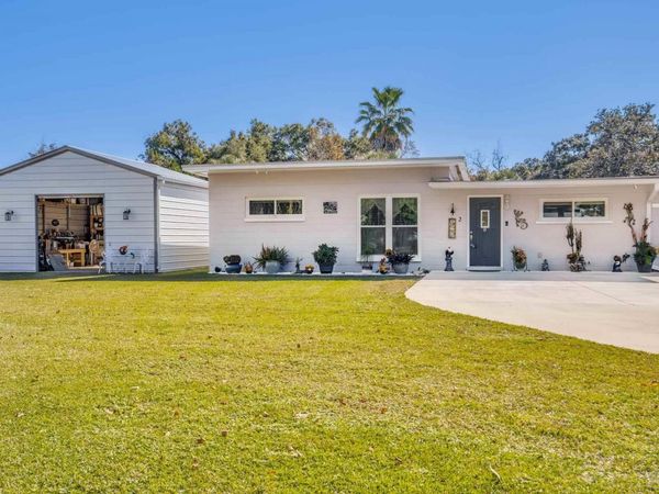 2 Adkinson Dr, Pensacola, FL 32506