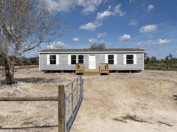 15983 NW 272nd Street, Okeechobee, FL 34972