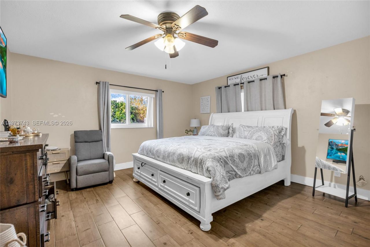 9417 NW 72nd St, Tamarac, FL 33321 Photo