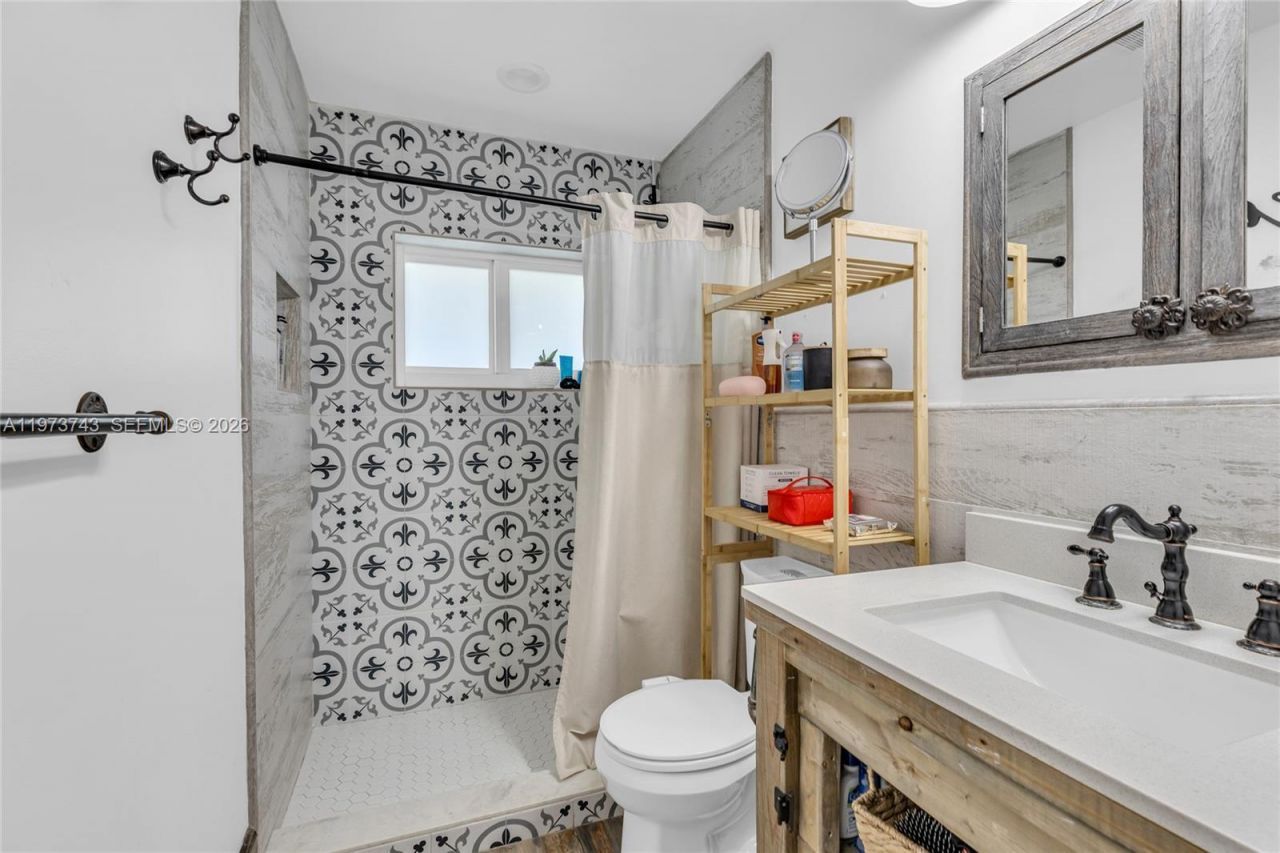 9417 NW 72nd St, Tamarac, FL 33321 Photo