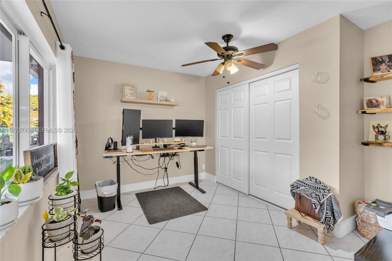 9417 NW 72nd St, Tamarac, FL 33321 Photo