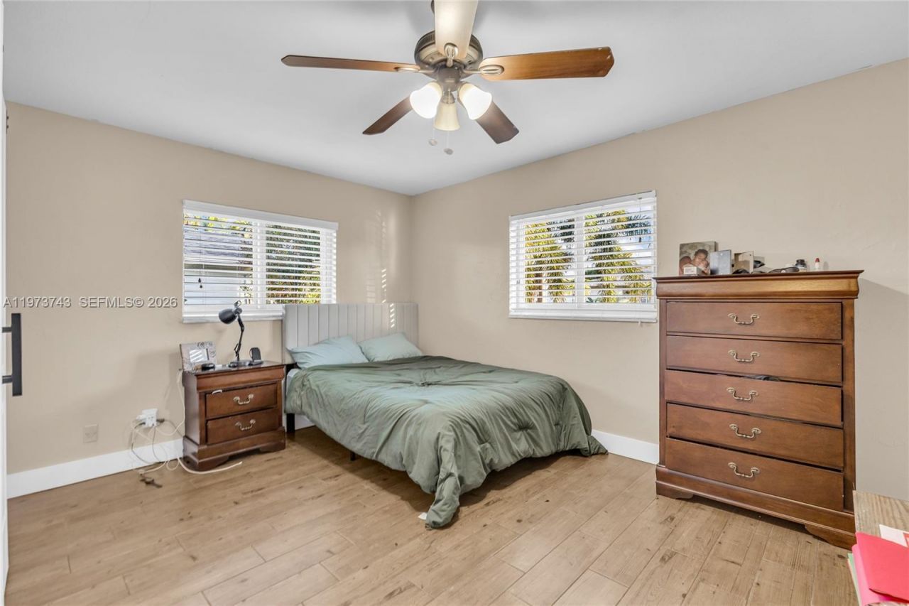 9417 NW 72nd St, Tamarac, FL 33321 Photo