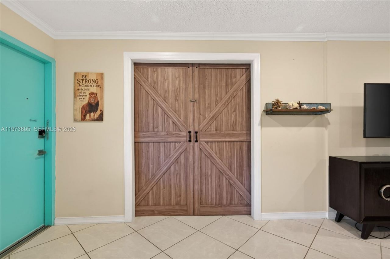 1308 Bayview Dr, Unit 2B, Fort Lauderdale, FL 33304 Photo