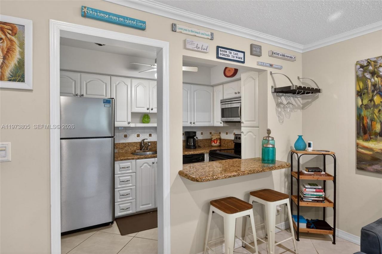 1308 Bayview Dr, Unit 2B, Fort Lauderdale, FL 33304 Photo