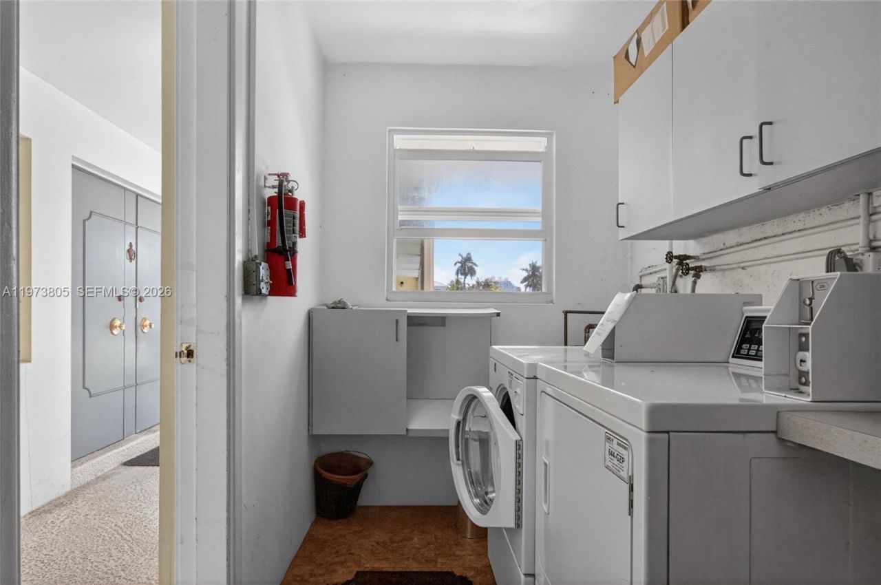 1308 Bayview Dr, Unit 2B, Fort Lauderdale, FL 33304 Photo