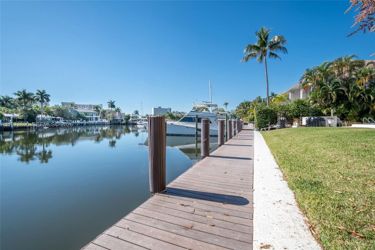 1308 Bayview Dr, Unit 2B, Fort Lauderdale, FL 33304 Photo