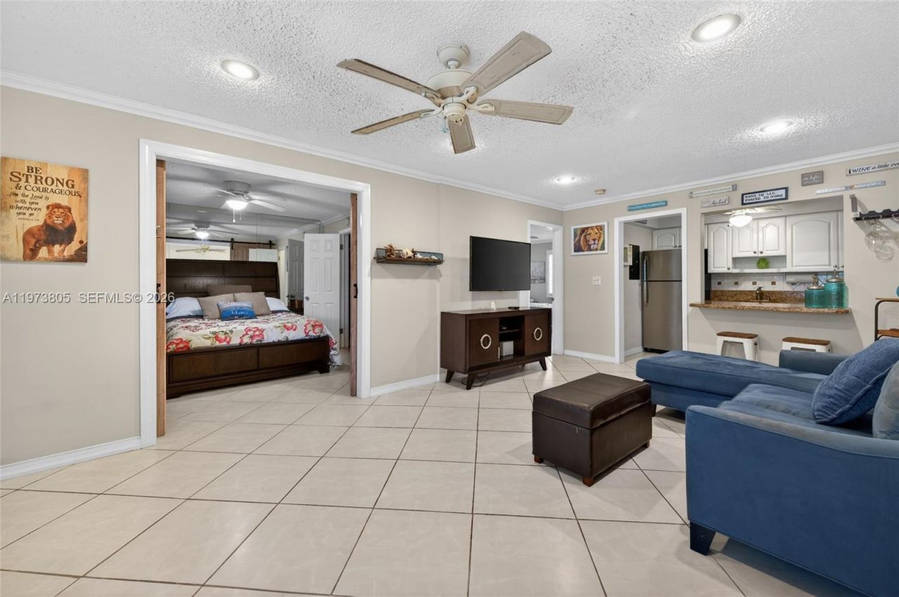 1308 Bayview Dr, Unit 2B, Fort Lauderdale, FL 33304 Photo