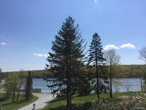 16 Lake Avenue , Monroe, NY 10950