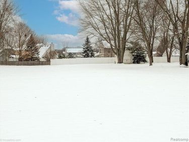 S Genesee Road , Grand Blanc, MI 48439