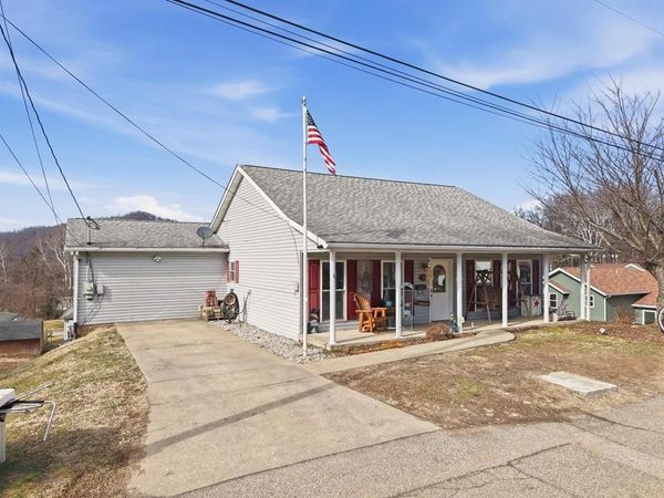 709 North 7th Avenue, Paden City, WV 26159