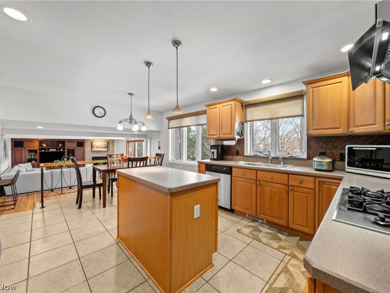 25113 Bridgeton Drive, Beachwood, OH 44122 Photo 14