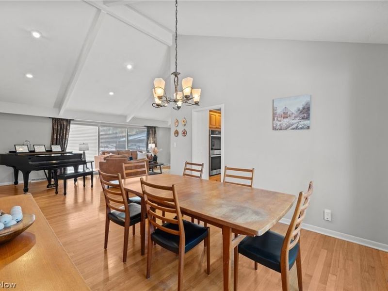 25113 Bridgeton Drive, Beachwood, OH 44122 Photo 9