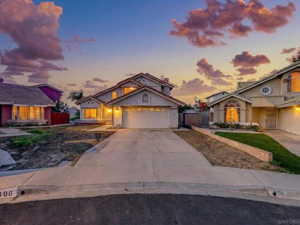 810 Crosspoint Ct, San Diego, CA 92114