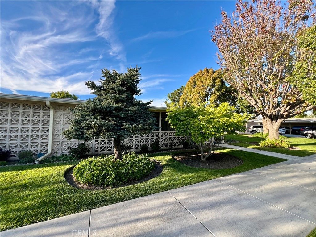 1730 Sunningdale Rd., M14-17a, Seal Beach, CA 90740 Main Photo