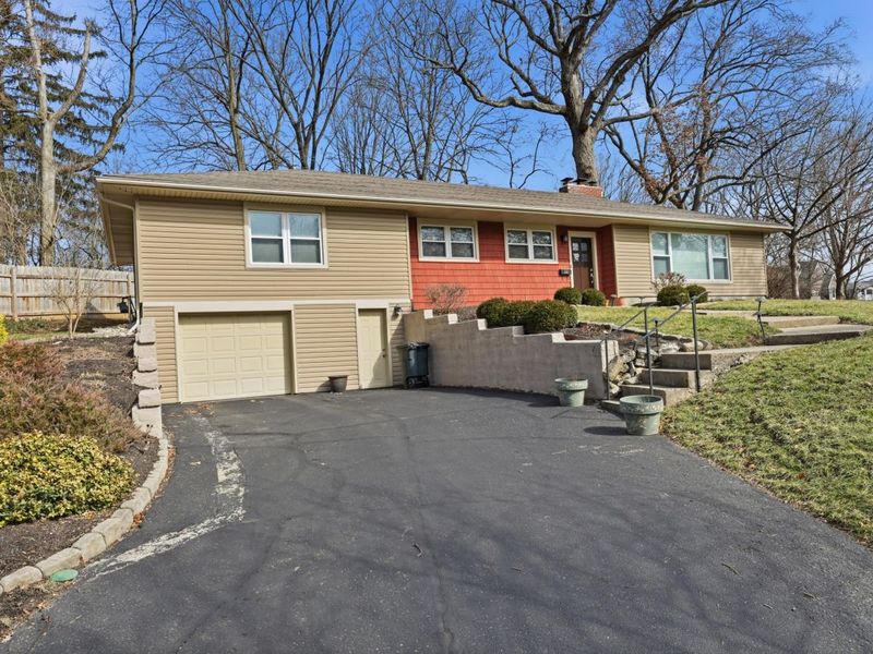 648 N Tanglewood Drive, Springfield, OH 45504 Photo 3