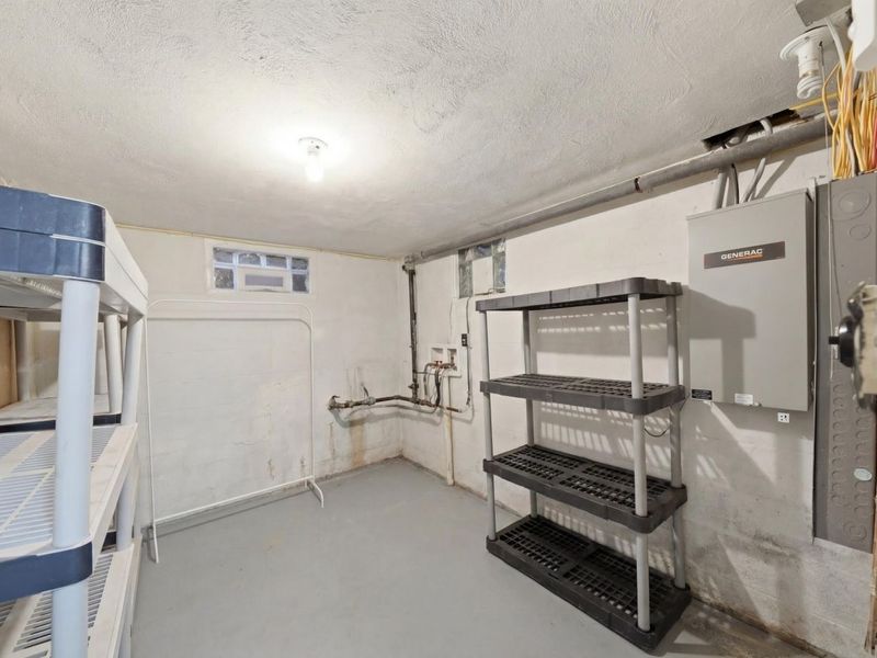 648 N Tanglewood Drive, Springfield, OH 45504 Photo 32