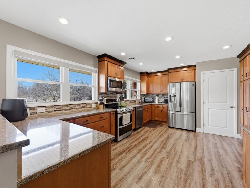 648 N Tanglewood Drive, Springfield, OH 45504 Photo 5