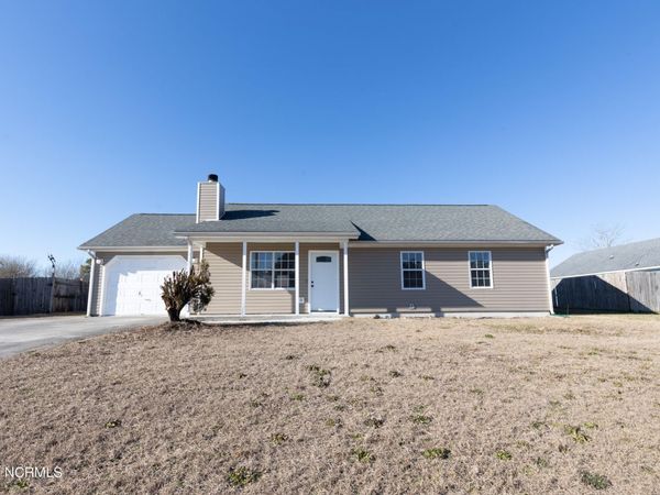 135 Parnell Road, Hubert, NC 28539