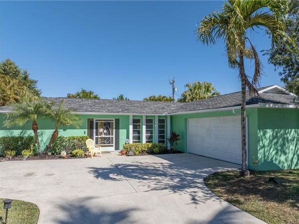 913 SE 26th TER, CAPE CORAL, FL 33904