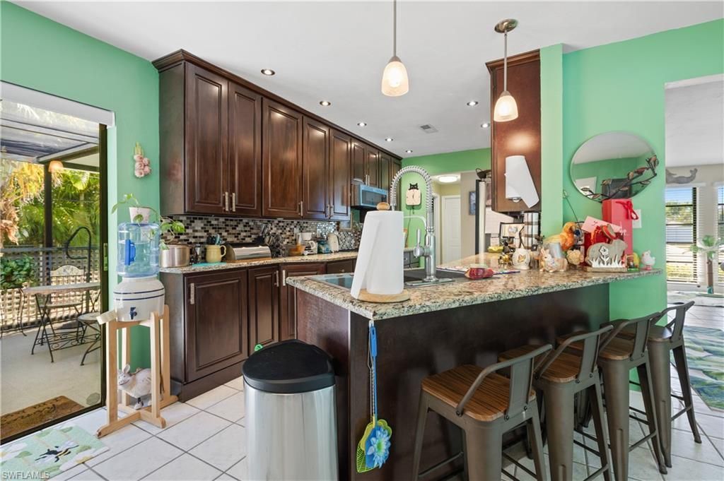913 SE 26th Ter, Cape Coral, FL 33904 Photo