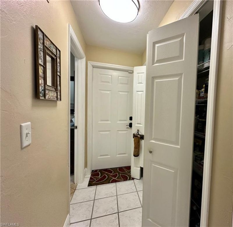 913 SE 26th Ter, Cape Coral, FL 33904 Photo