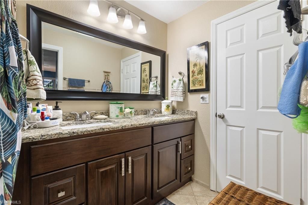 913 SE 26th Ter, Cape Coral, FL 33904 Photo