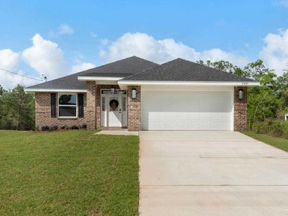 7945 Twin Lake Dr Milton, FL 32583