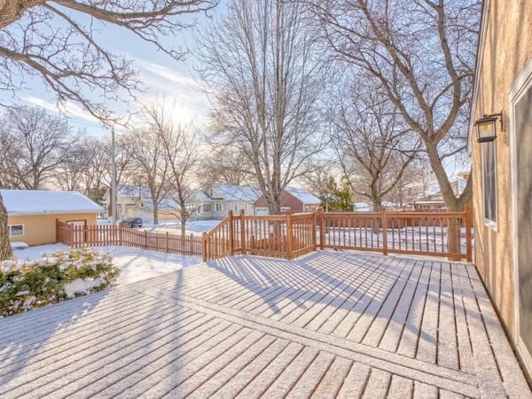 90 Finn Street S, Saint Paul, MN 55105