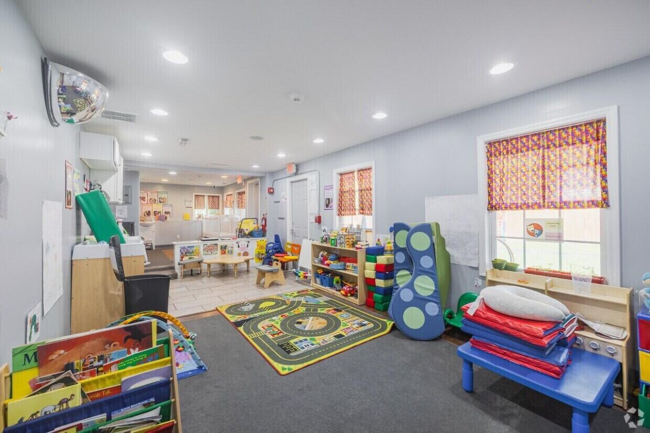 24 Sycamore Avenue Photo 14