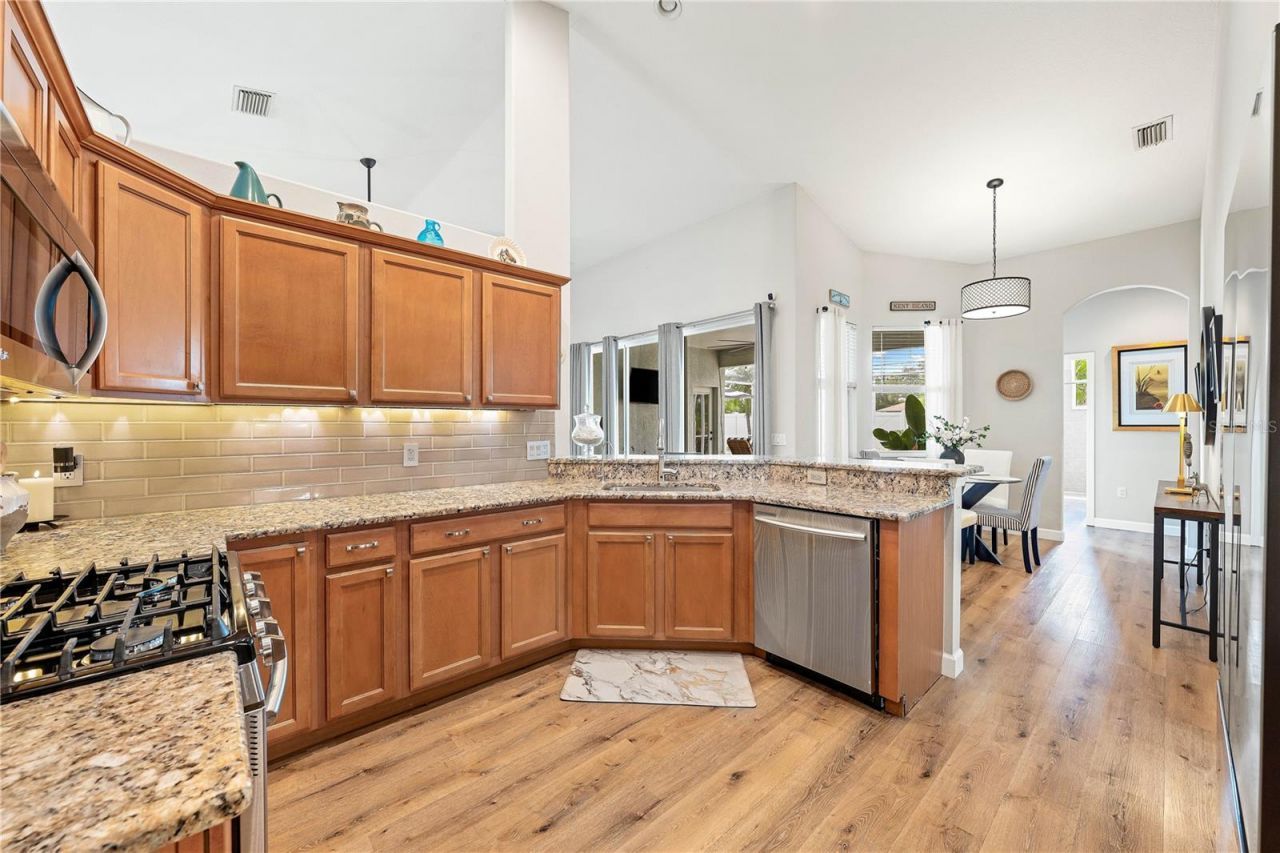 6750 64th Terrace E, Bradenton, FL 34203 Photo