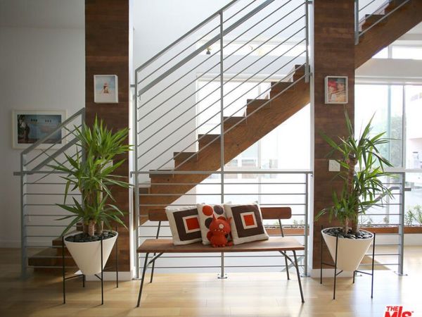 1211 N Garbo Lane, Los Angeles, CA 90038