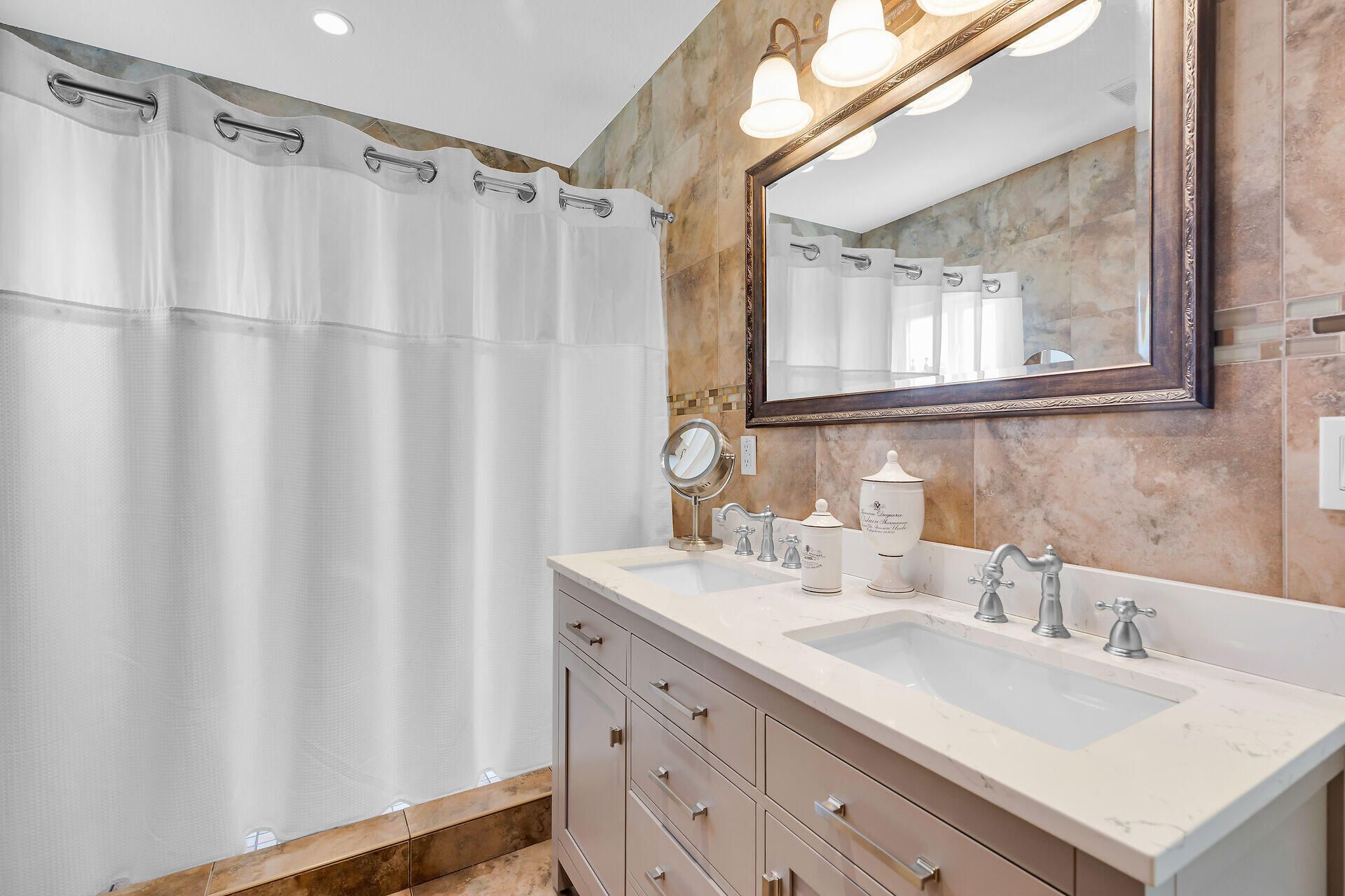 226 Normandy Dr, Tavernier, FL 33070 Photo